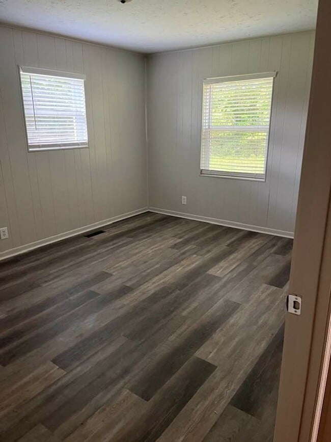 Building Photo - Spacious 4BR Renovated Home for Rent in Pi...