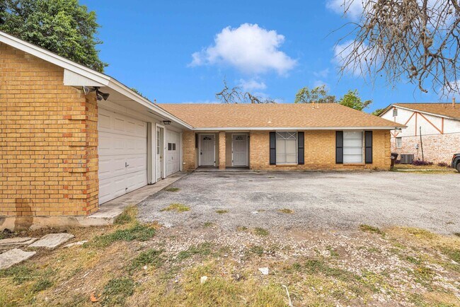 Primary Photo - 6012-6014 Evers Rd