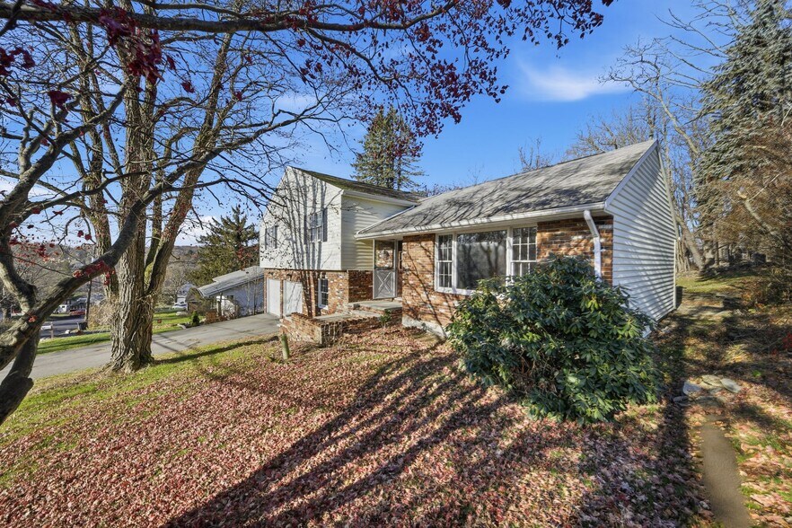 Building Photo - 203 Sumner Ave