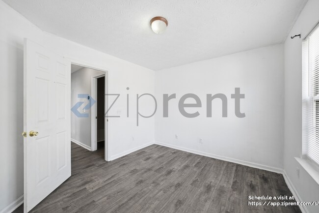 Building Photo - 122 Swanee Ln