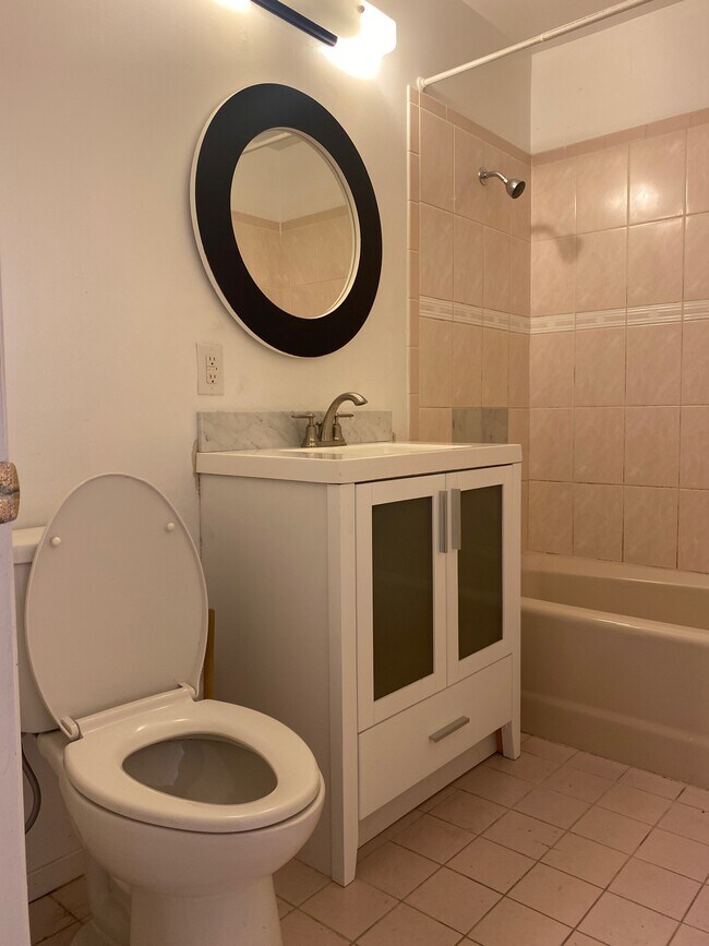 Bathroom - 372 Cambridge St