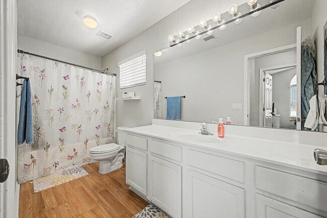 Building Photo - 6730 E Preston St