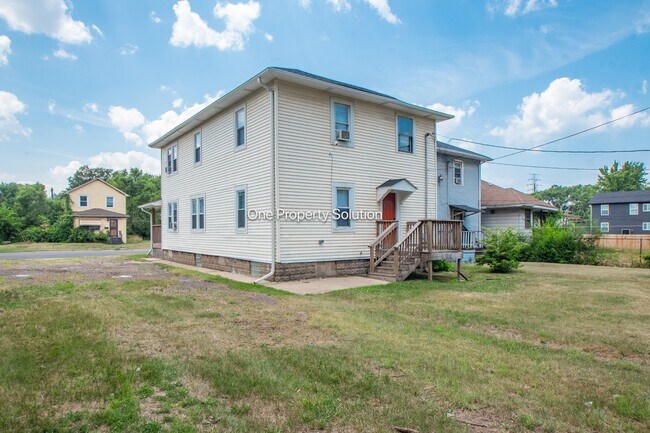 Building Photo - 615 Tennessee St