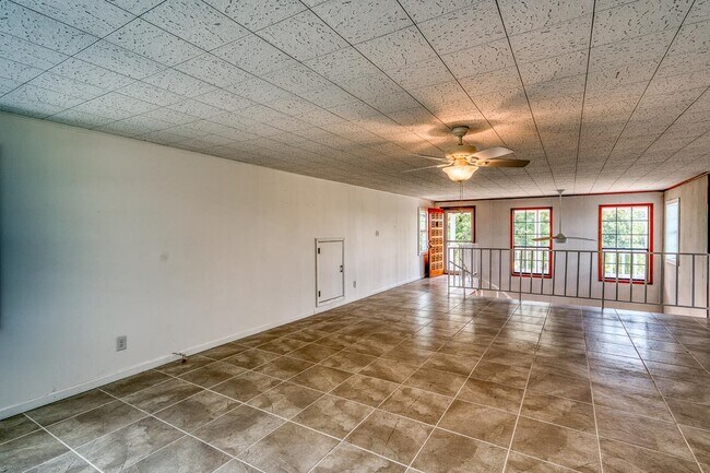 Building Photo - 6552 CR 403