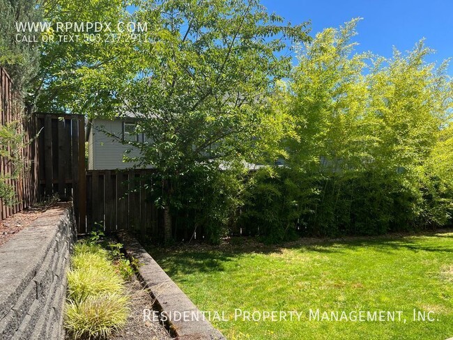 Building Photo - Sought After Arbor Heights Home with Commu...