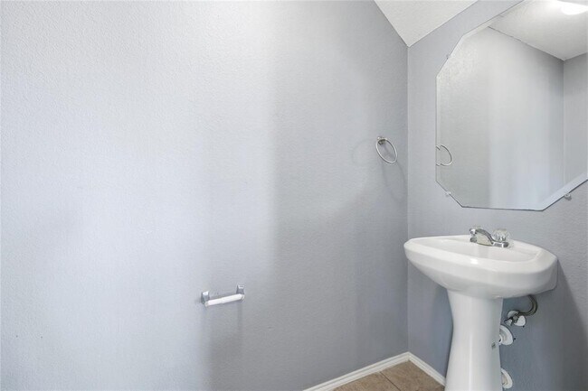 Building Photo - 11525 Autumn Ash Dr