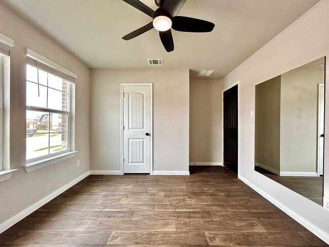 Building Photo - 144 Callado Cir