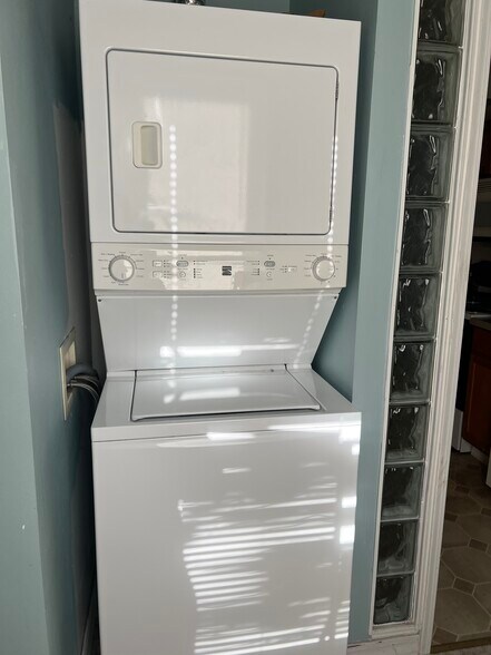 In unit Laundry - 401 Olmstead St