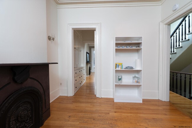 Building Photo - 279.5 Hudson Ave