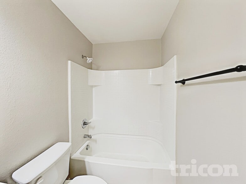 Building Photo - 1807 Kings Cross Dr