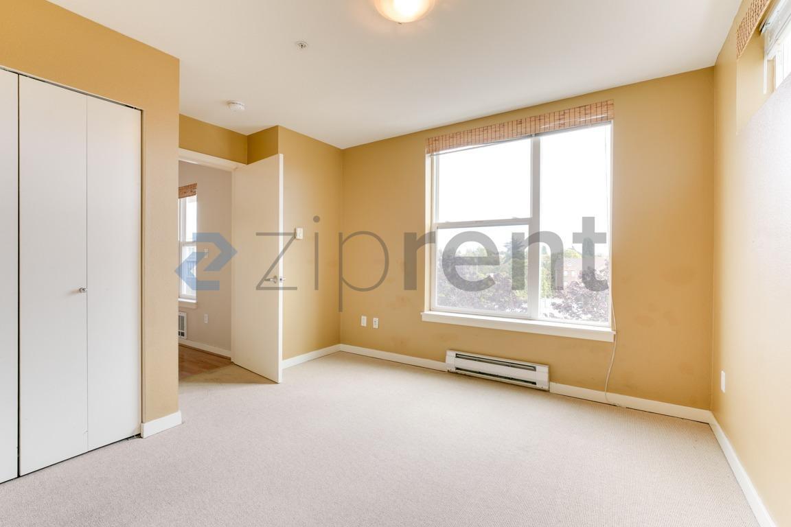 Building Photo - Unit 501