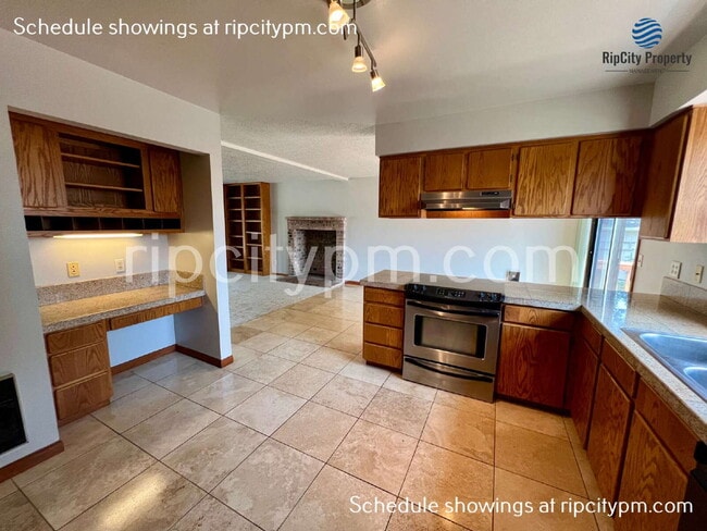 Building Photo - 13241 SW 64th Ave