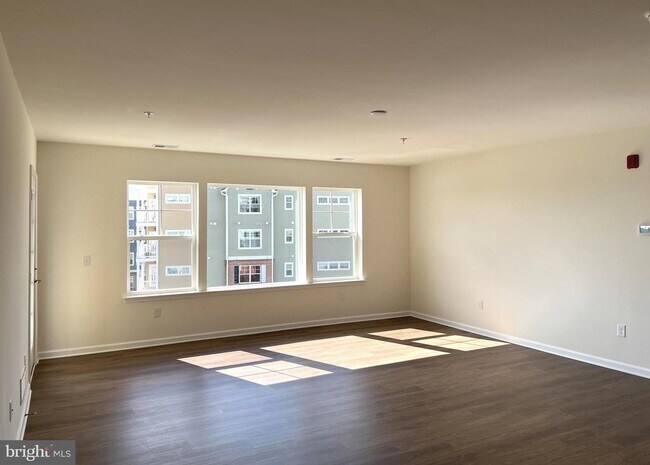 Building Photo - 24160 Port Ln