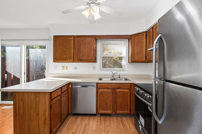 Building Photo - 2122 Rugen Rd