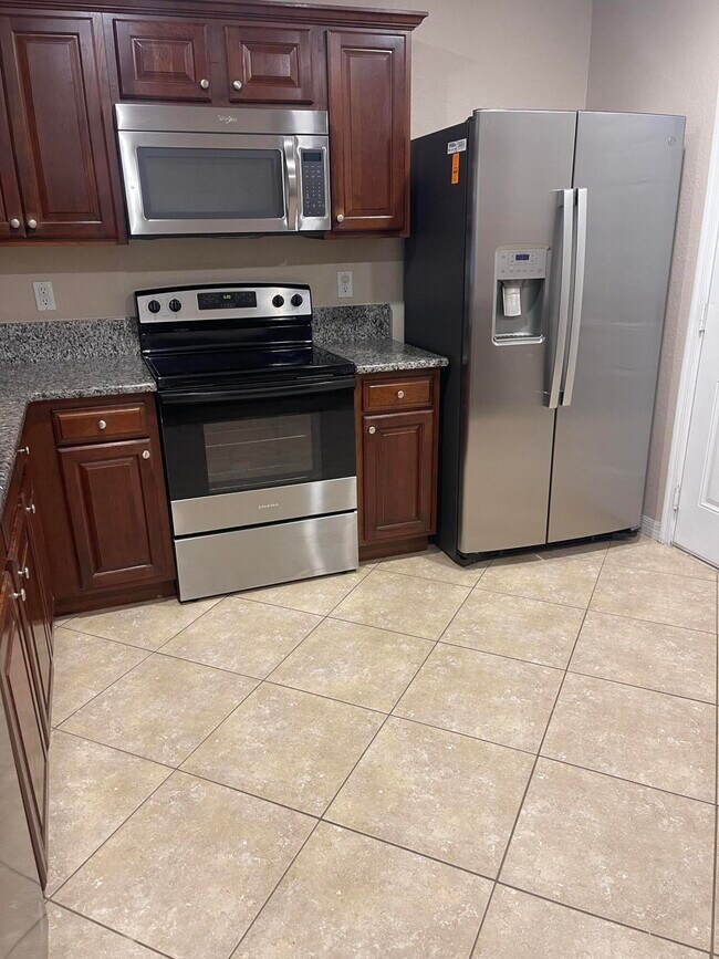 Building Photo - 1964 Providence Pl