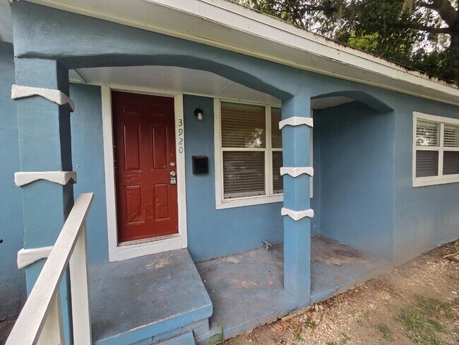 Building Photo - 3920 9th Ave S