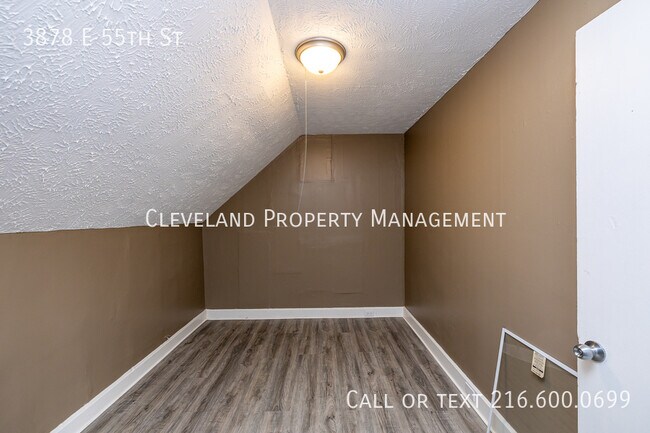 Building Photo - 3878 E 55th St