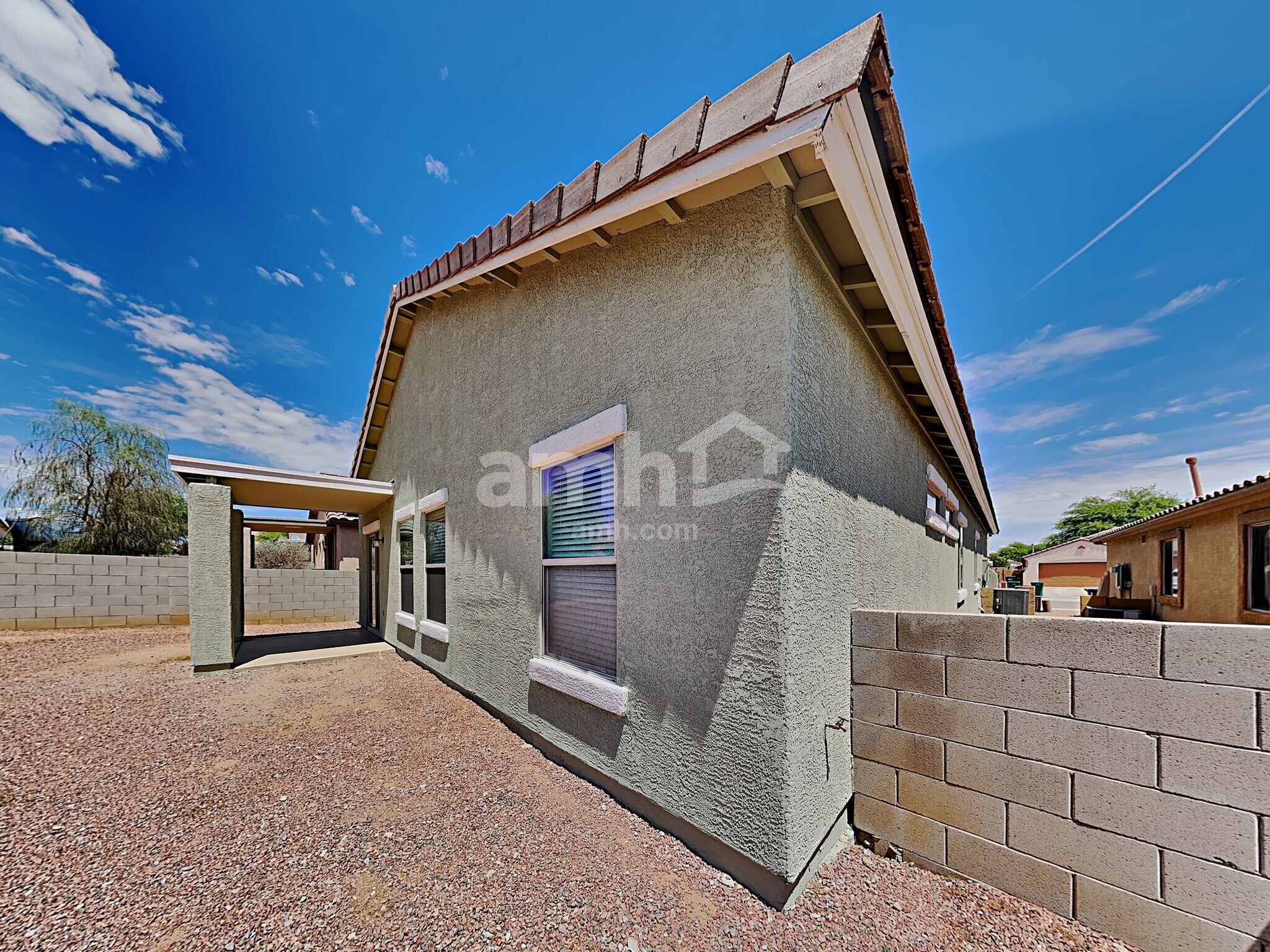 Building Photo - 83 W Calle Priscal