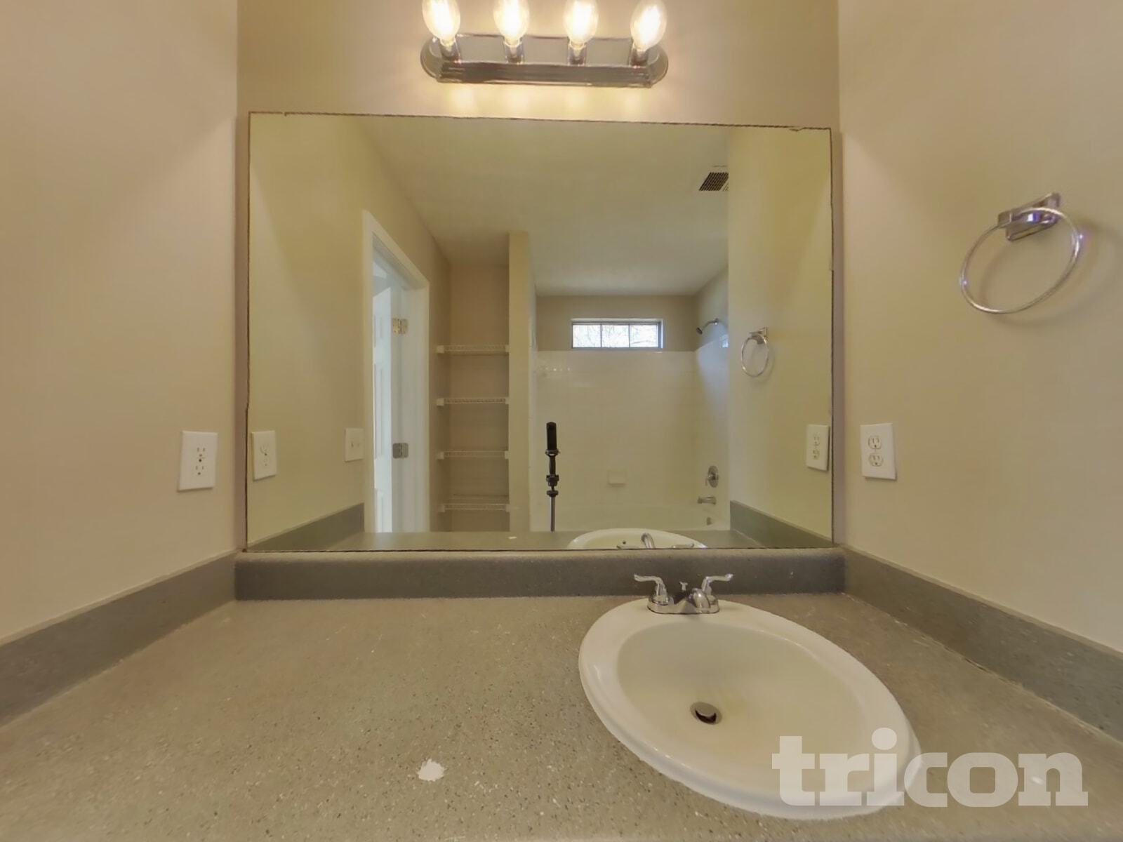 Building Photo - 9870 Rivercliff Ln