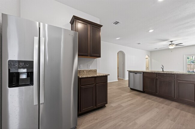 Building Photo - 10623 Lost aples Dr