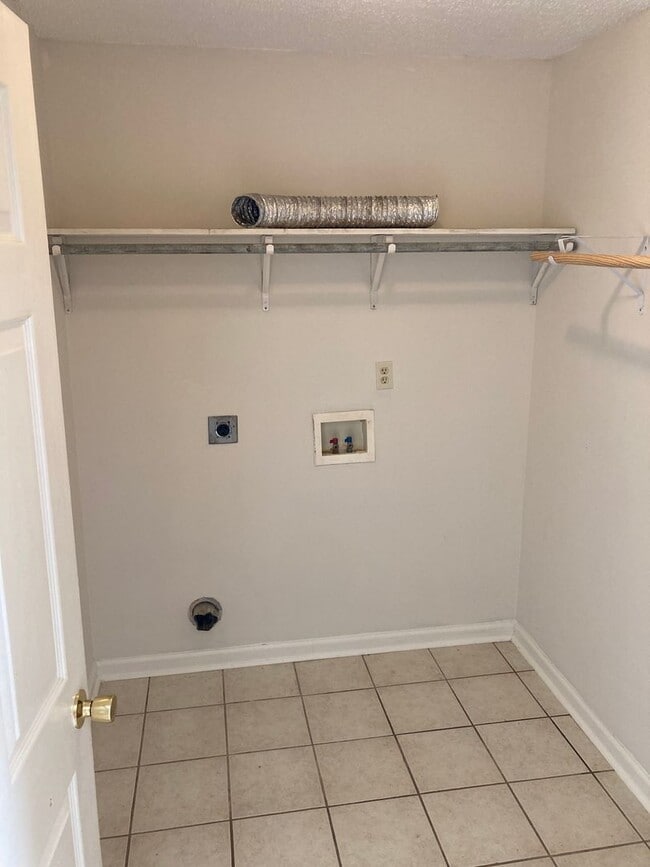 Building Photo - 2/1 Apartment in East Rome- $950