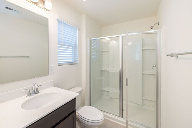 Building Photo - 3BD Townhome Convenient to Hwy 74/ Minutes to Bypass - MOVE IN READY