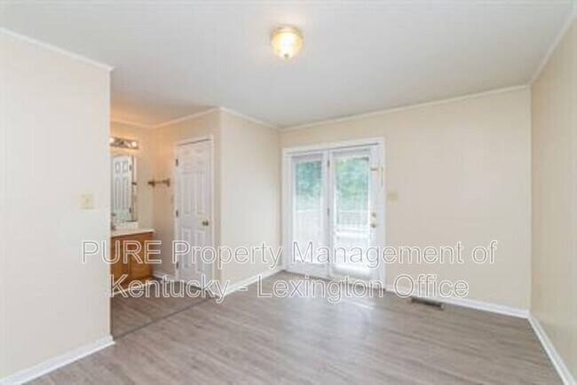 Building Photo - 164 Landings Dr