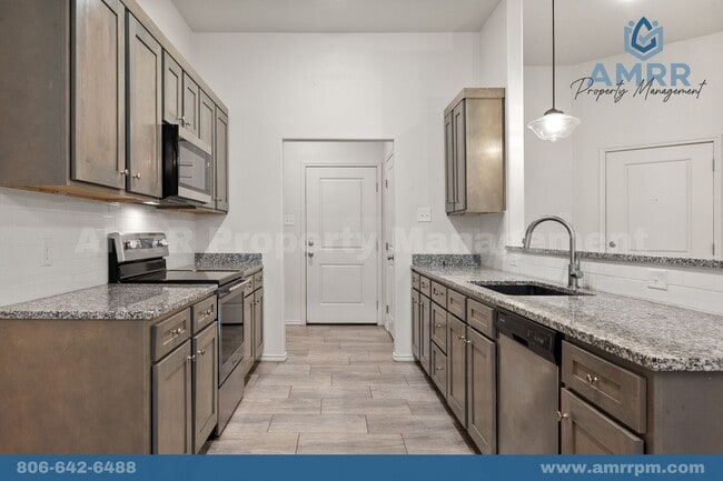 Building Photo - Easy Living Starts at AMRR: 2 Bedroom/2 Bath In Frenship ISD!