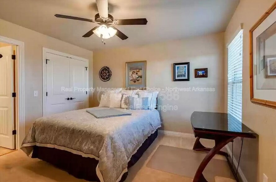 Building Photo - 2705 SW Glenn Ridge Rd