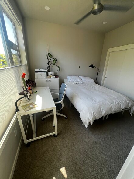 Guest room - 2515 SE 29th Ave