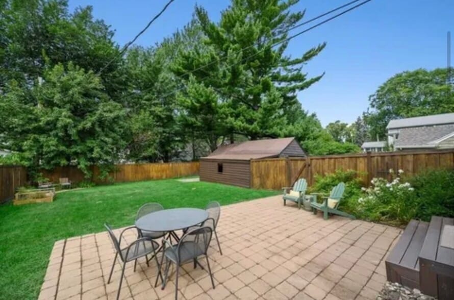 yard - 3810 Huntington Ave