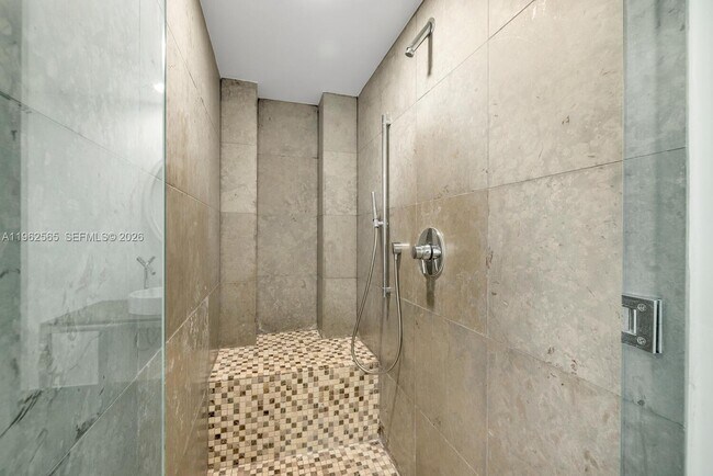 Building Photo - 495 Brickell Ave