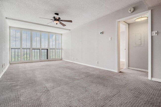 Building Photo - Spacious 2 Bed 2 Bath Condo in Heart of South Tampa