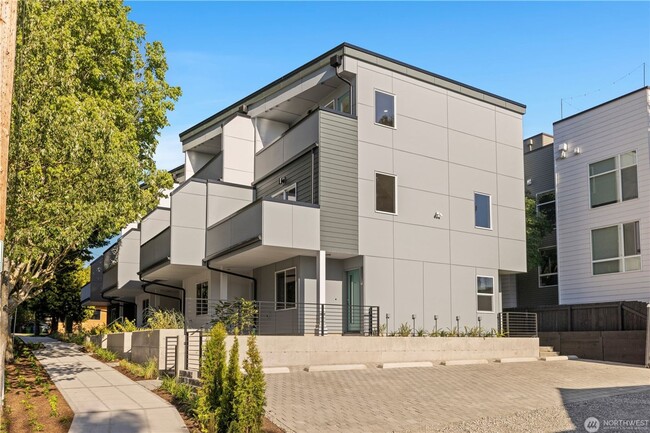 Building Photo - 105 NW 39th St