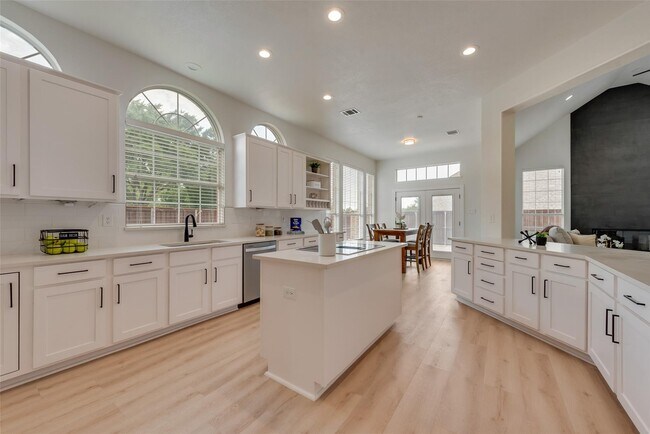 Building Photo - 4617 Reunion Dr