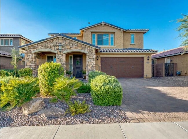 Building Photo - 2464 E Hazeltine Way