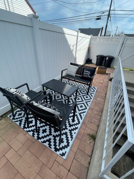 Building Photo - 3527 Mallard Rd