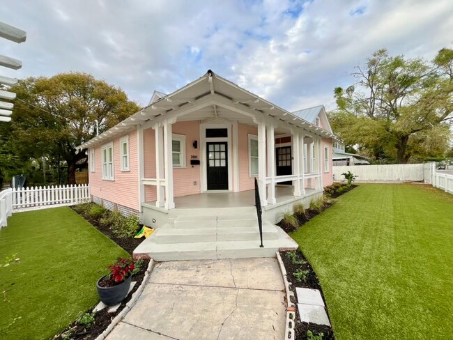 Primary Photo - 3001 N Morgan St