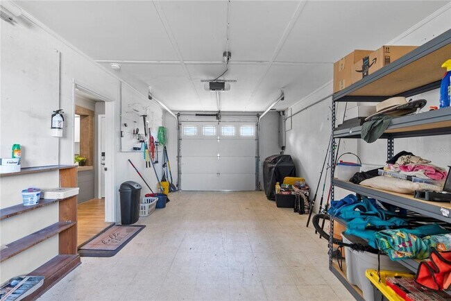 Building Photo - 830 CR 457