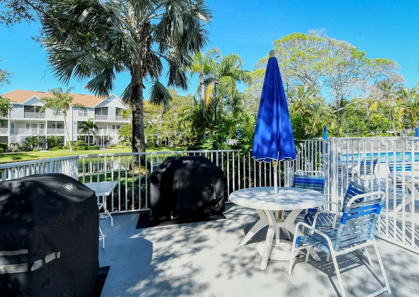 Building Photo - 850 S Tamiami Trl