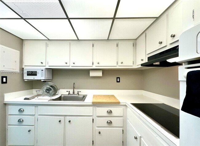 Building Photo - 1200 West Ave