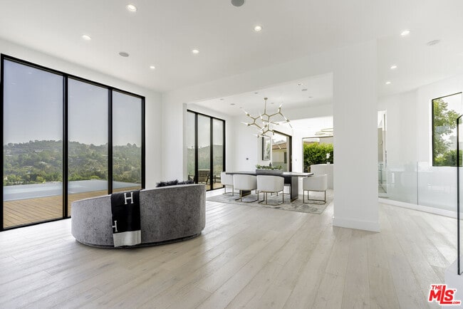 Building Photo - 7567 Hermes Dr