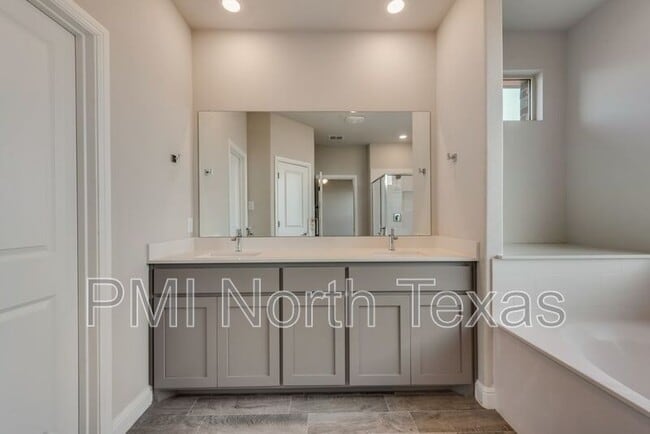 Building Photo - 1404 El Cerrito Ln