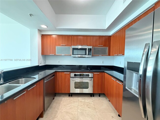 Building Photo - 15051 Royal Oaks Ln