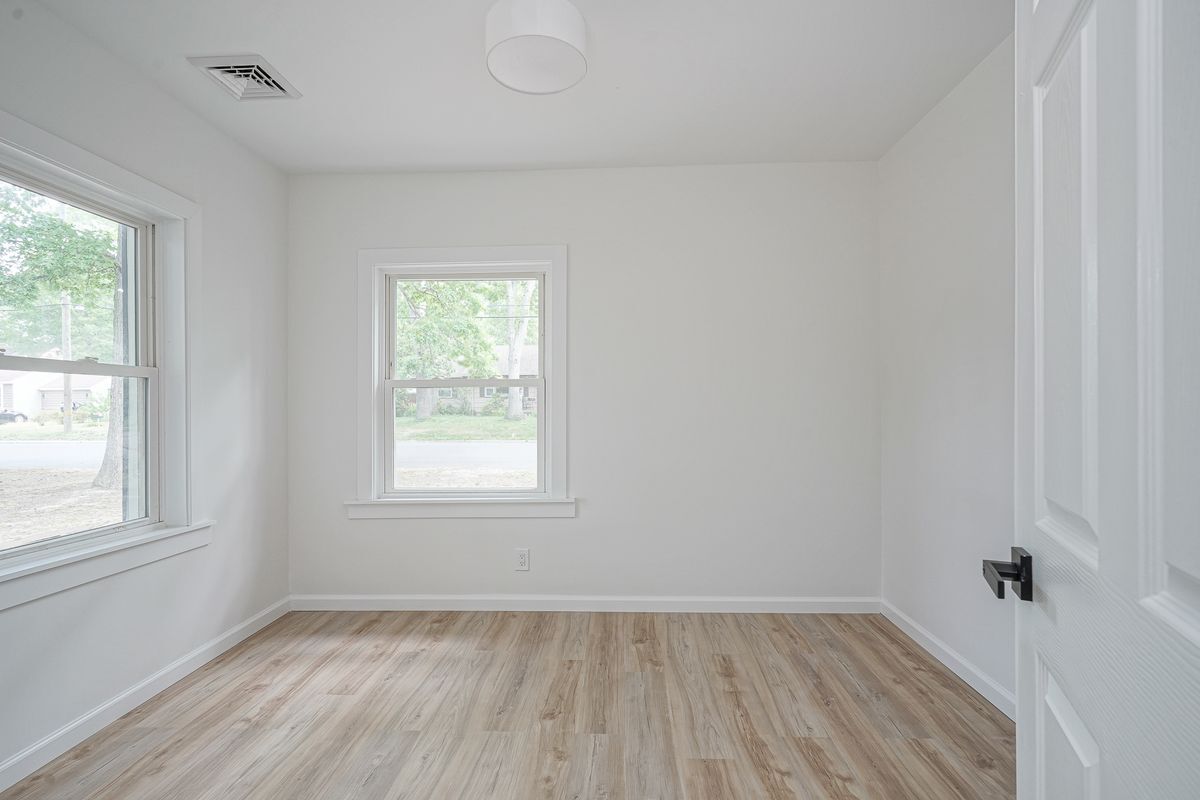 Building Photo - 123 12th St