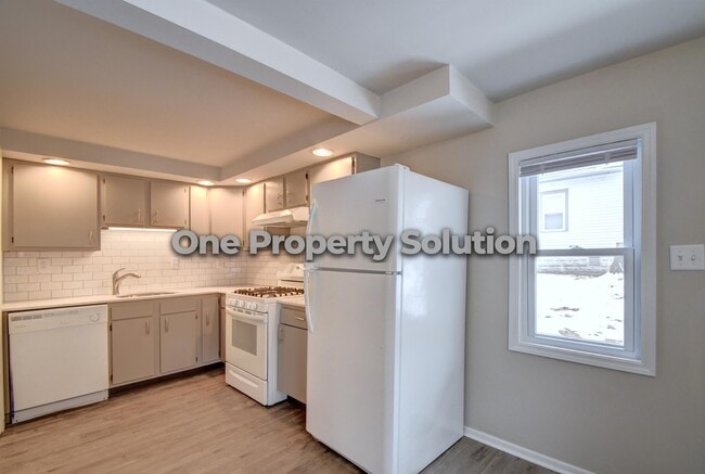 Building Photo - 4589 Hayes St