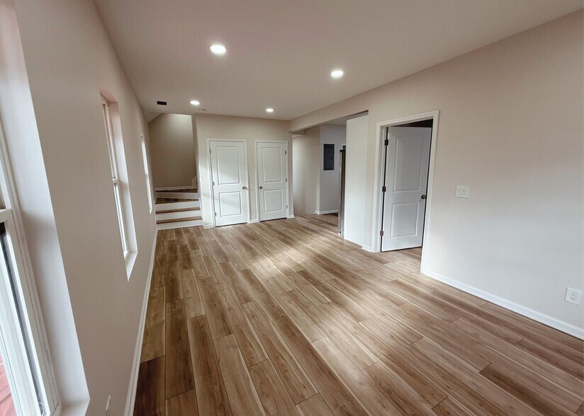 Building Photo - 5216 Duke Ave