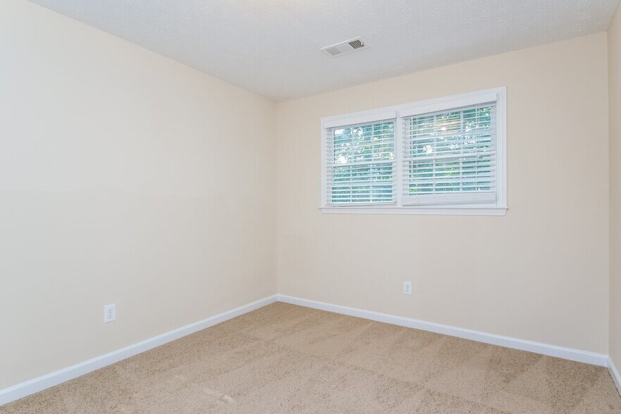 Building Photo - 39 Crestview Dr