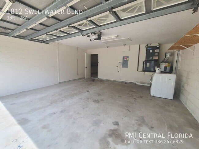Building Photo - 1812 Sweetwater Bend
