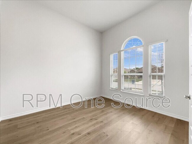 Building Photo - 4009 Savoy Wy